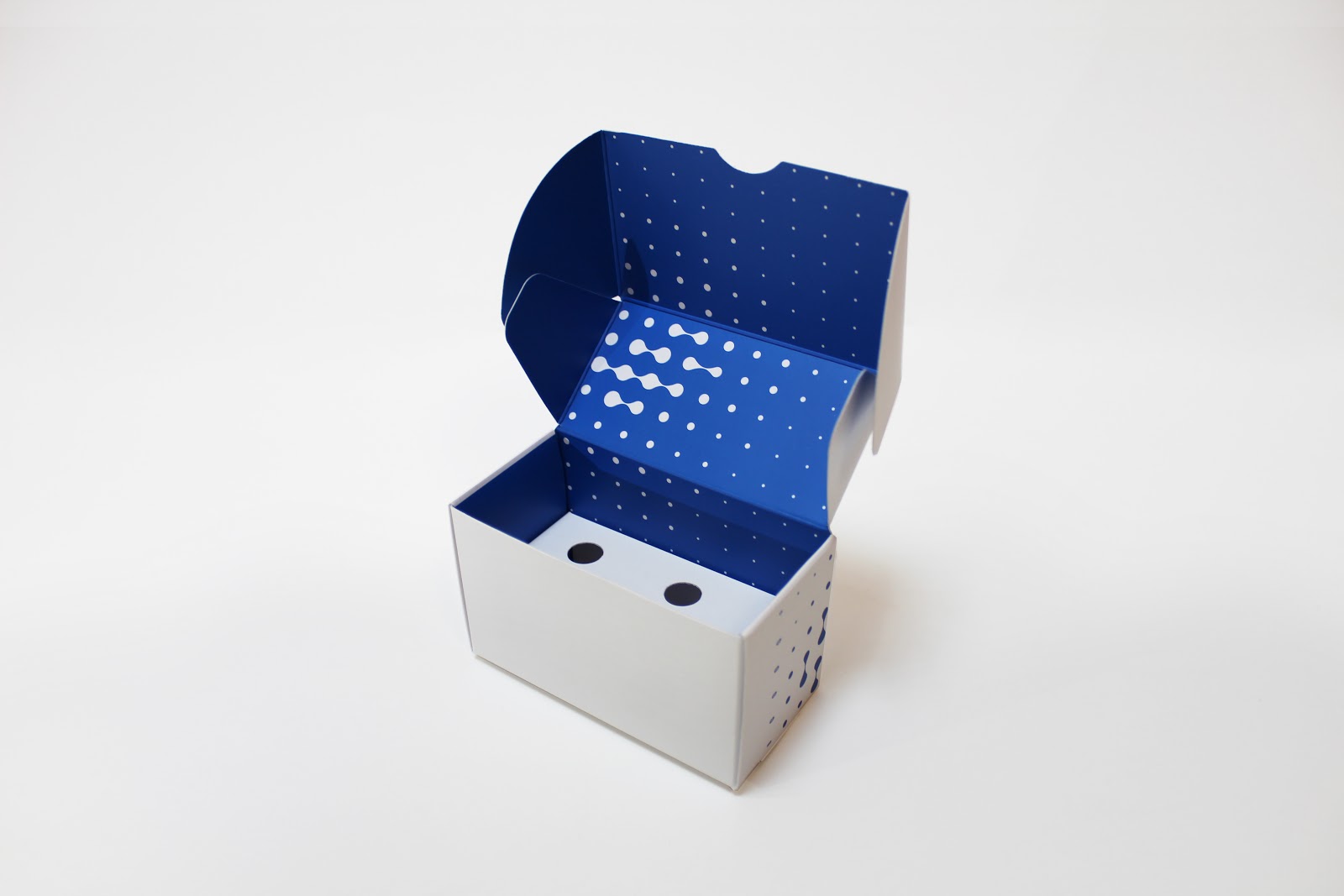 Самосборная коробка с картонным ложементом под ампулы